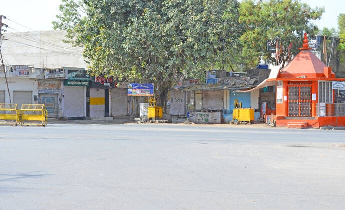 India: Janta Curfew in Rajasthan A view of closed hindu temple of Lord Hanuman on deserted street during Janta Curfew in the wake of coronavirus pandemic in Beawar. Beawar Rajashan India Copyright: SumitxSaraswat