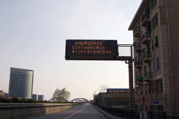 Foto IPP Alfonso Cannavacciuolo Genova 22 03 2020 Emergenza Coronavirus nella foto: messaggi su cartelloni della citt& xe0; Italy Photo Press - World Copyright Emergenza Coronavirus  0