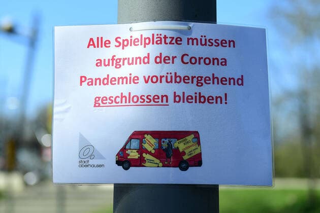 Playground closures due to coronavirus on 23 03 2020 in Oberhausen According to the general decree of the City of Oberhausen, playgrounds and football grounds have been closed since 18 03 2020 xRx