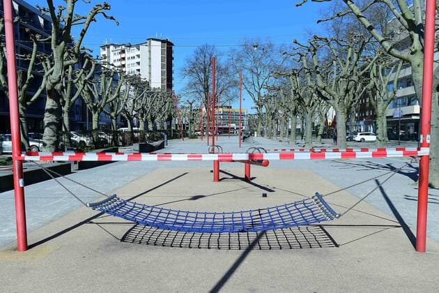 Playground closures due to coronavirus on 23 03 2020 in Oberhausen According to the general decree of the City of Oberhausen, playgrounds and football grounds have been closed since 18 03 2020 xRx