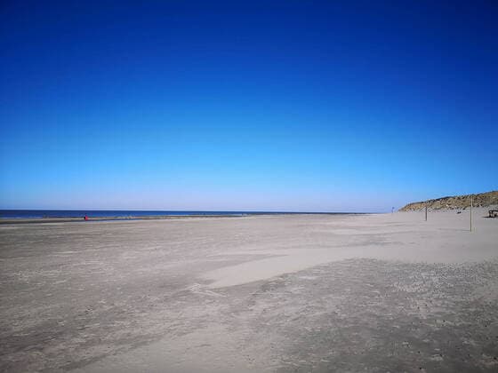 Norderney 2020 Coronavirus COVID 19 23 03 2020, Weststrand, Norderney, Norderney 2020 Coronavirus COVID 19 , Due to the coronavirus pandemic, tourists have been asked to leave the district of Aurich and the islands of Norderney in the picture Empty on the west beach of Norderney in the afternoon of 23 03 2020 nordphotoxKokenge nph00001