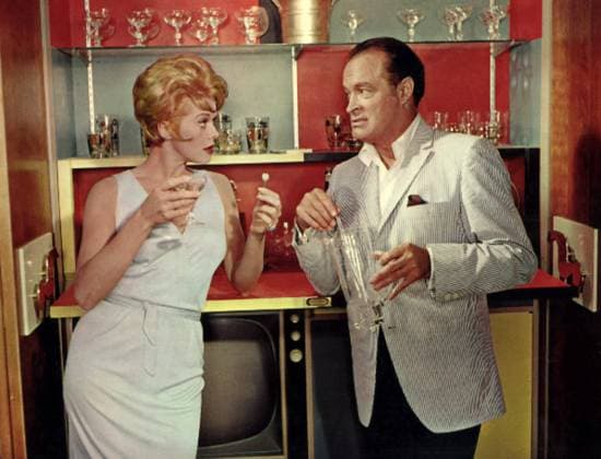 BACHELOR IN PARADISE, Janis Paige, Bob Hope, 1961 Courtesy Everett Collection !ACHTUNG AUFNAHMEDATUM GESCHÃ„TZT! PUBLICATIONXNOTxINxCANxCHNxFRAxITAxJPNxNORxPOLxRUSxESPxUKxUSA Copyright: xCourtesyxEverettxCollectionx MMDBAIN EC005