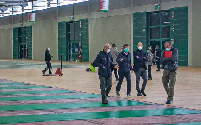 Bergamo Coronavirus - an Emergency staff at the Alpini field hospital to train doctors and volunteers in the management of the epidemic; in the photo the mayor Giorgio Gori on site inspection (Foto & xa9;Sergio Agazzi Fotogramma, Bergamo - 2020-03-23) p.s. la foto e utilizzabile nel rispetto del contesto in cui e stata scattata, e senza intento diffamatorio del decoro delle persone rappresentate  Copyright: xFotox& xa9;SergioxAgazzix xFOTOGRAMMAx