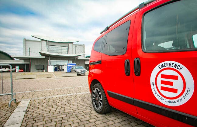 Bergamo Coronavirus - an Emergency staff at the Alpini field hospital to train doctors and volunteers in the management of the epidemic; (Foto & xa9;Sergio Agazzi Fotogramma, Bergamo - 2020-03-23) p.s. la foto e utilizzabile nel rispetto del contesto in cui e stata scattata, e senza intento diffamatorio del decoro delle persone rappresentate  Copyright: xFotox& xa9;SergioxAgazzix xFOTOGRAMMAx