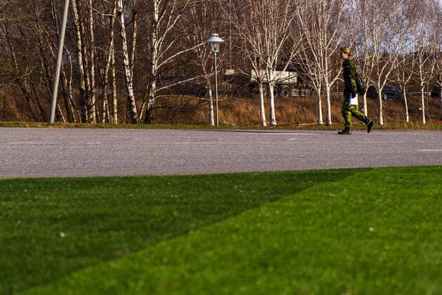 200323 A military in connection with the transformation of the spaces at the Stockholm fair in Älvsjö into guard rooms on March 23, 2020 in Stockholm,  Copyright: MAXIMxTHORE 47090835st