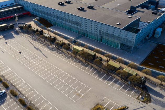 200323 A convoy from the Swedish Armed Forces arrives as a result of the spaces in the Stockholm fair in Älvsjö being converted into guard areas on March 23, 2020 in Stockholm,  Copyright: MAXIMxTHORE 47090863st
