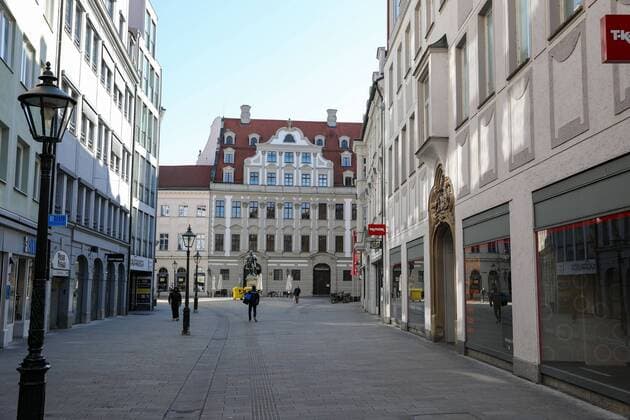 Fuggerplatz, Corona, Augsburg, exit restriction, 23 03 2020 Augsburg Bavaria Germany Copyright: xkolbert-press ChristianxKolbertx