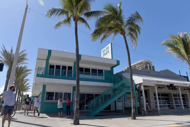 March 23, 2020, Fort Lauderdale, Florida, United States Of America: FORT LAUDERDALE, FL - MARCH 23: COVID-19 Fort Lauderdale businesses comes to a halt after Florida Gov. Ron DeSantis orders all entertainment venues, restaurants, and beaches to close in Broward and Palm Beach Counties in an effort to slow the spread of the Coronavirus on March 23, 2020 in Fort Lauderdale, Florida..People: Port Of Miami Fort Lauderdale United States Of America - ZUMAs214 20200323_zaa_s214_127 Copyright: xSMGx