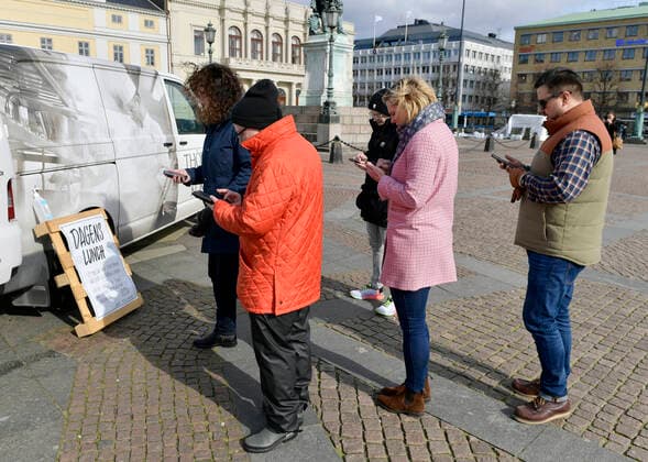 Gothenburg 2020 03 23 Michelin Krögarparet Anne and Hakan Thörnström came up with the brilliant idea to drive lunch for sale at Gustaf Adolfs Torg in Gothenburg when everything died at the restaurant as a result of the corona virus Mondays 400 day lunch was sold well just by going out on Facebook in day again Photo Tommy Holl TT Code 2391 Gothenburg Sweden x2391x,  Copyright: xTommyxHoll TTx Hakan Thörnström