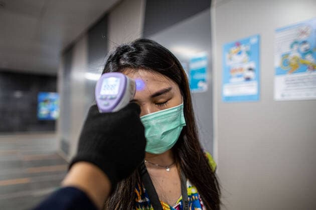 News Bilder des Tages March 23, 2020, Jakarta, Jakarta, Indonesia: Jakarta, Indonesia, 23 March 2020 : Temperature Check Continue implemented at MRT Station Jakarta as Part of Preventing possible people with Positive Corona Virus with hight Temperature enter the station. Jakarta Indonesia - ZUMAh128 20200323_zap_h128_018 Copyright: xDonalxHusnix