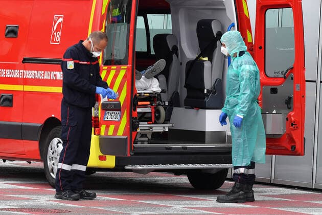 Coronavirus : hopital Pasteur a Nice. France imposes lockdown NEWS : Covid 19 Coronavirus en France - Nice - 23 03 2020 LionelUrman Panoramic 