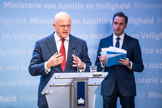 DEN HAAG, 23-03-2020, New measures for the coronavirus in the Netherlands presented during a press conference by Minister President minister Algemene Zaken Mark Rutte, Minister voor Medische Zorg en Sport Martin van Rijn, Viceminister President en Minister van Volksgezondheid, Welzijn en Sport Hugo de Jonge and Minister van Justitie en Veiligheid Ferdinand Grapperhaus. New measures announched for coronavirus  x7573198x Copyright: