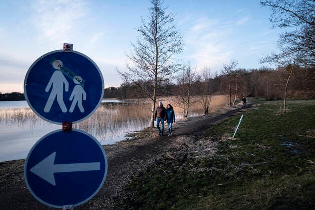COVID 19 Pedestrian traffic on the path around Soendersoe in Vaerloese has been unified in Copenhagen, on Monday, March 23, 2020, Copenhagen Denmark,  Copyright: Ritzau Scanpix LiselottexSabroex COP119 spdk20200323-195005-L