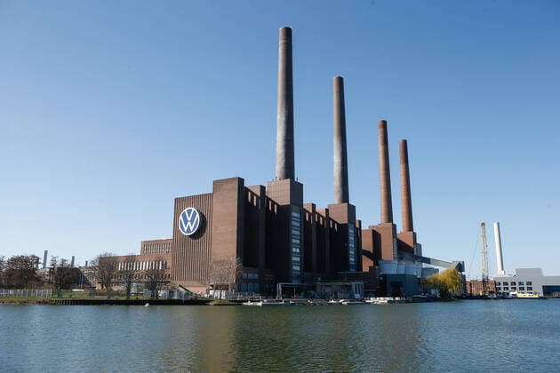 23 03 2020, xtgx, Effects of the Corona Virus in Wolfsburg, View of the Wolfsburg VW plant Volkswagen has stopped production until further notice Wolfsburg