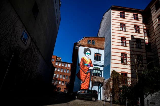 Wall painting with a Japanese Geisha in Berlin Kreuzberg on 23 March 2020 Graffiti in Berlin