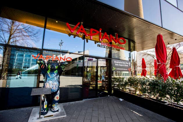 The entrance of a branch of the restaurant chain Vapiano in Berlin on 23 March 2020 In order to slow down the spread of the coronavirus COVID 19, the federal and state governments decided to impose further restrictions After museums, theatres, sporting events etc. have been banned, from today onwa