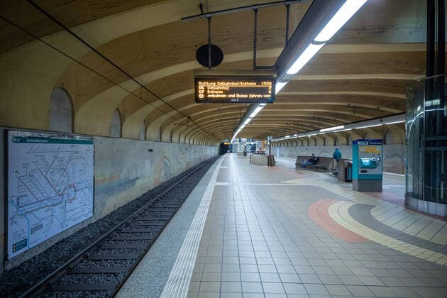 Subway station Alte Oper at rush hour during the Corona crisis Frankfurt at rush hour