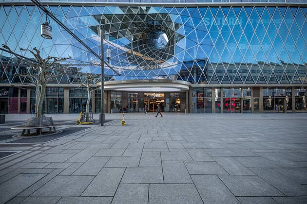 Shopping gallery My Zeil during the Corona crisis Frankfurt during the rush hour
