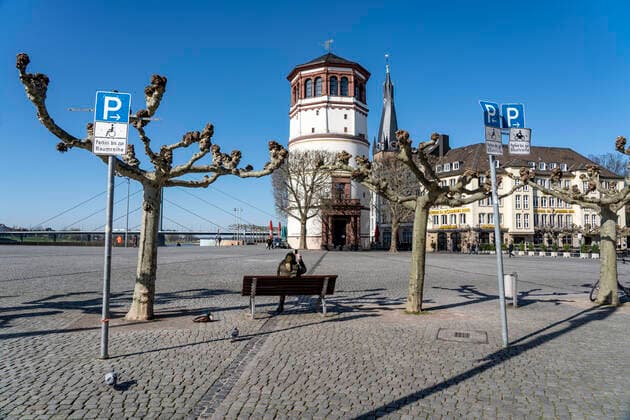 Empty Rhine bank promenade, consequences of the ban on contact, effects of the coronavirus pandemic in Germany, Düsseldorf