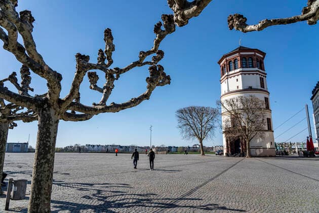 Empty Rhine bank promenade, consequences of the ban on contact, effects of the coronavirus pandemic in Germany, Düsseldorf
