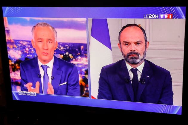Capture d ecran annonce du Premier Ministre Edouard Philippe de la fermeture des marches interviewe par Gilles Bouleau NEWS : Annonce du renforcement du confinement par le Premier Ministre a la tele - TF1 - 23 03 2020 GwendolineLeGoff Panoramic 