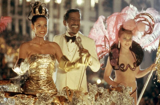 MOON OVER PARADOR, Sonia Braga, Sammy Davis Jr., 1988, (c)Universal courtesy Everett Collection Universal Courtesy Everett Collection !ACHTUNG AUFNAHMEDATUM GESCHÃ„TZT! PUBLICATIONXNOTxINxCANxCHNxFRAxITAxJPNxNORxPOLxRUSxESPxUKxUSA Copyright: xUniversal CourtesyxEverettxCollectionx MSDMOOV EC018