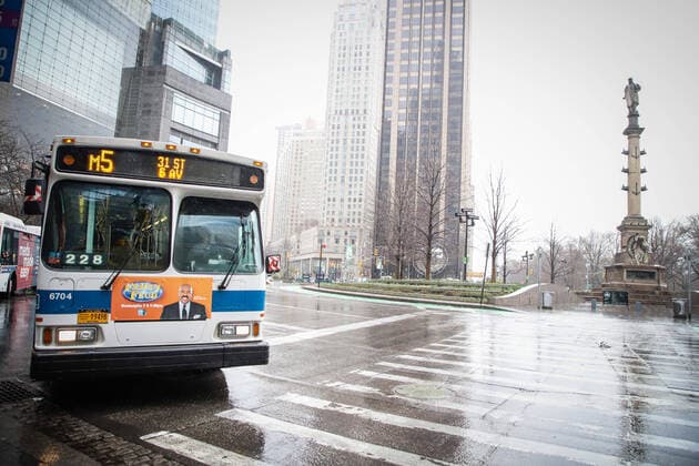 March 23, 2020, New York, NEW YORK, ESTADOS UNIDOS: MTA provided free bus transportation in the city to assist workers during the Coronaviru Covid-19 pandemic period in New York in the United States. New York ESTADOS UNIDOS - ZUMAc233 47091770st Copyright: xVanessaxCarvalhox