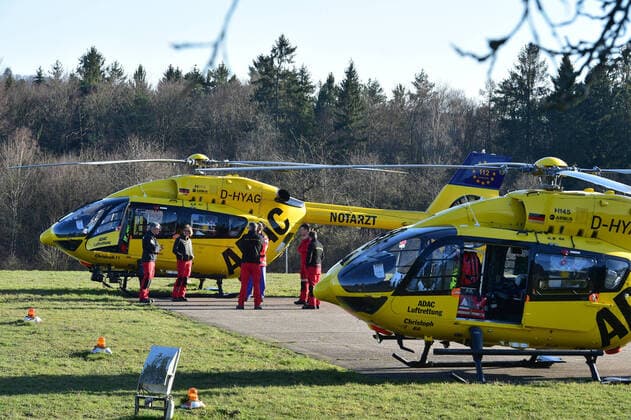 Two ADAC rescue helicopters land at the University Hospital in Homburg on Monday 23 3 2020 with Corona patients from the city of Metz in the Far East A total of 5 patients will be brought to Homburg, three by land, two by air rescue bub