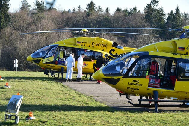 Two ADAC rescue helicopters land at the University Hospital in Homburg on Monday 23 3 2020 with Corona patients from the city of Metz in the Far East A total of 5 patients will be brought to Homburg, three by land, two by air rescue bub