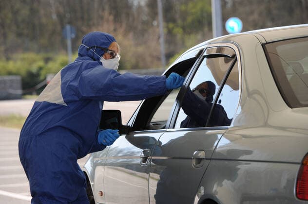 The Covid 19 Drive In Test Station on Tuesday 24 03 2020 on the premises of the FORD plants in Saarlouis bub