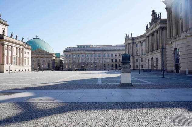 Der Bebelplatz and Unter den Linden The Berliners are obviously adhering to the initial restrictions and measures of the German government to combat the corona epidemic Berlin, 24 03 2020 Foto:xT.xBartillax xFuturexImage
