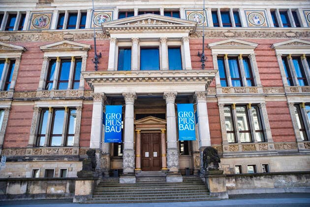 Closed Martin Gropius Bau in Berlin on 24 March 2020 In order to slow down the spread of the coronavirus COVID 19, the federal and state governments decided to impose further restrictions After museums, theatres, sports events etc. were banned from yesterday, meetings with more than tw