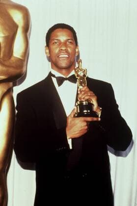 OSCARS. Bester Nebendarsteller. PreistrÃ¤ger 1981-1990 1989: DENZEL WASHINGTON holds his Best Supporting Actor Oscar for GLORY, 1990 Courtesy Everett Collection !ACHTUNG AUFNAHMEDATUM GESCHÃ„TZT! PUBLICATIONXNOTxINxCANxCHNxFRAxITAxJPNxNORxPOLxRUSxESPxUKxUSA Copyright: xCourtesyxEverettxCollectionx SSDOSPI EC008