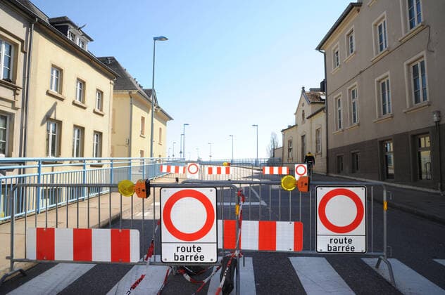 The border crossing at Nennig on Tuesday 24 3 2020 is closed A passage between Germany and Luxembourg for vehicles is no longer permitted bub