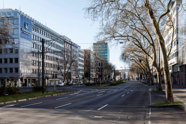 Measures due to coronavirus pandemic, empty city centre Düsseldorf, Berliner Allee