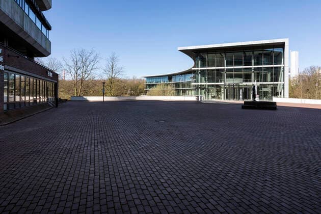 Measures due to coronavirus pandemic, Heinrich Heine University has ceased operations, Oeconomicum der Wirtschaftswissenschaften at the university library