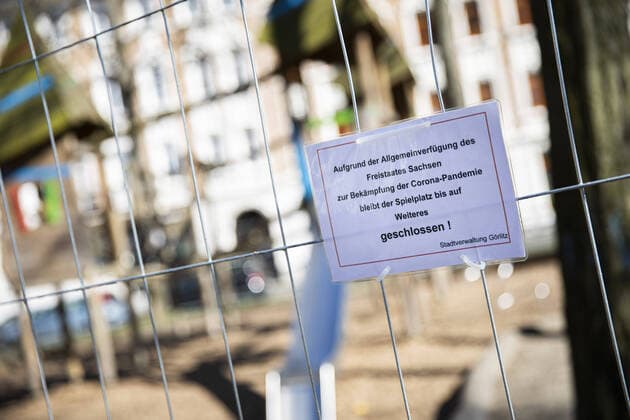 Closed playground in Goerlitz, 24 03 2020 Throughout Saxony there are restrictions due to the spread of the corona virus Goerlitz Germany Copyright: xFlorianxGaertner photothek.netx