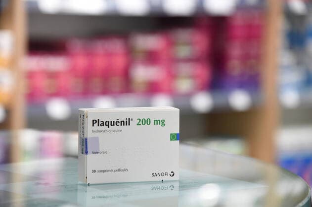 Une boite de medicaments Plaquenil 200 gr NEWS : Le Plaquenil medicament teste contre le Covid-19 - Pandemie lie au Coronavirus - 24 03 2020 FredericChambert Panoramic 