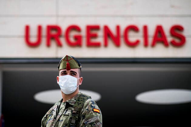 March 24, 2020, Granada, Spain: A member of the legion wearing a face mask as a preventive measure, during the covid-19 pandemic..After 11 days of the state of emergency in Spain due to the coronavirus outbreak, there are more than 29,900 infected and 2,700 deaths. Granada Spain - ZUMAs197 20200324_zaa_s197_046 Copyright: xCarlosxGilx