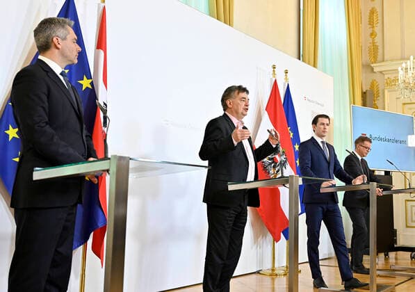 Vienna 24 03 2020, Federal Chancellery, Vienna, AUT, Coronavirus crisis, Austria, press conference, News on the Coronavirus, in picture from left, Minister of the Interior Karl Nehammer OeVP , Vice Chancellor Werner Kogler Gruene , Federal Chancellor Sebastian Kurz OeVP , Minister of Health Rudolf Anschober Gruene during a press conference of Austrian Goverment about the Coronavirus Pandemic at the Federal Chance EP_pool