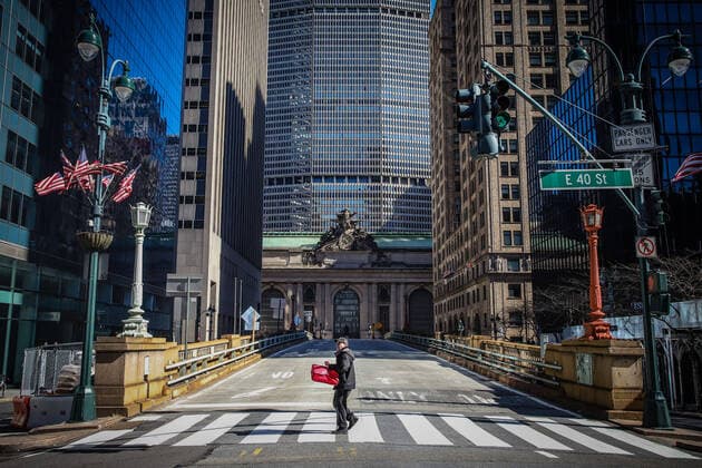 March 24, 2020, New York, NEW YORK, EUA: Movement at the Grand Central Terminal in Manhattan during the Coronavirus Pandemic COVID-19 in New York in the United States. New York EUA - ZUMAc233 47093596st Copyright: xVanessaxCarvalhox