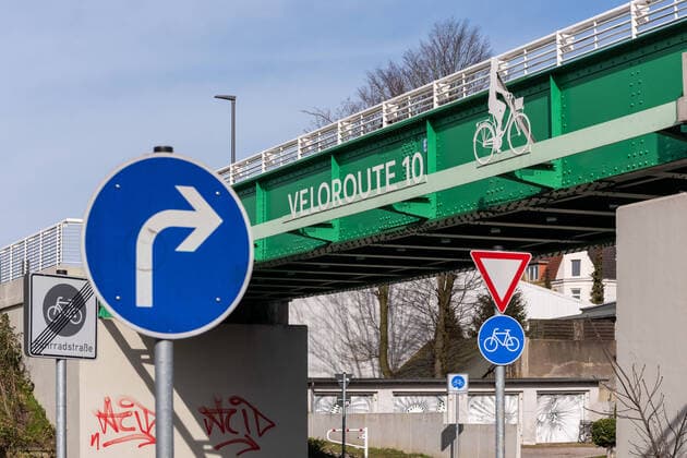 The Veloroute 10 in the state capital Kiel connects the south of the city from the Citti Park shopping centre to the university campus of Kiel University Schreventeich Schleswig Holstein Germany
