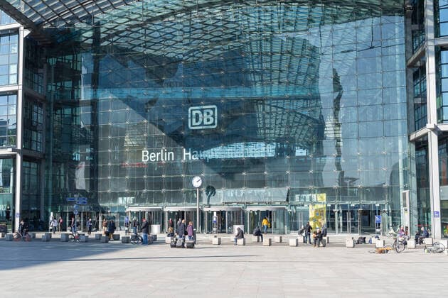 23 03 2020, Berlin, Germany, CEF Empty square in front of the central station