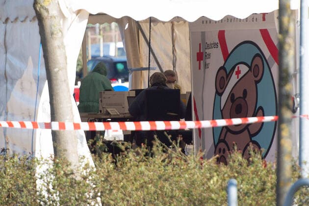 Herford, Germany 24 03 2020 Coronavirus smear site in Herford On Monday, 23 03 2020, a doctor died at the smear site in Herford. The doctor is said to have helped with the smears of the coronavirus Covid 19 from his retirement.