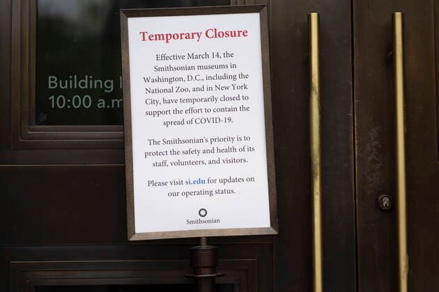 March 24, 2020, Washinton, District of Columbia, USA: A temporary closure sign blocks the entrance to Renwick Gallery of the Smithsonian American Art Museum on Tuesday, March 24, 2020, in Washington, District of Columbia. Washinton USA - ZUMAg214 20200324_znp_g214_025 Copyright: xSaitxSerkanxGurbuzx