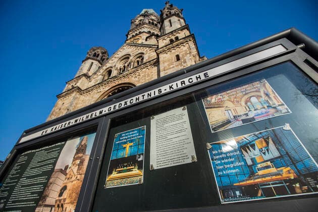 Closed Kaiser Wilhelm Gedaechtniskirche in Berlin on 24 March 2020 To slow down the spread of the coronavirus COVID 19, the federal and state governments decided to impose further restrictions After museums, theatres, sports events etc. were banned from yesterday, meetings