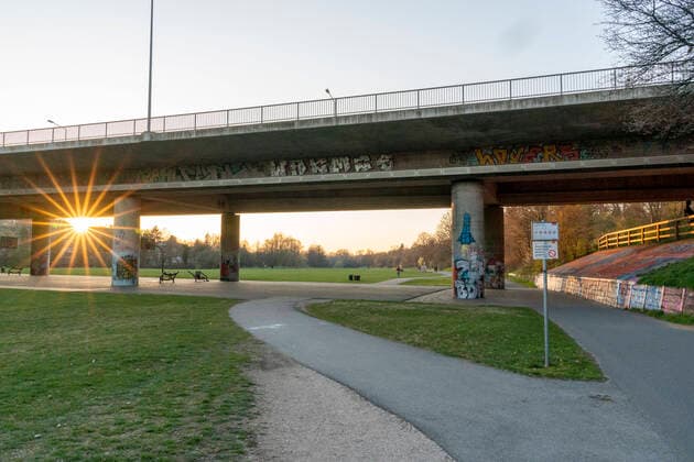 Corona Virus Pandemic, bfischu, HMB Media Schumacher, 24 03 20, Nuremberg, Germany Theodor Heuss Bridge, Pegnitztal Copyright: HMBxMedia Schumacher