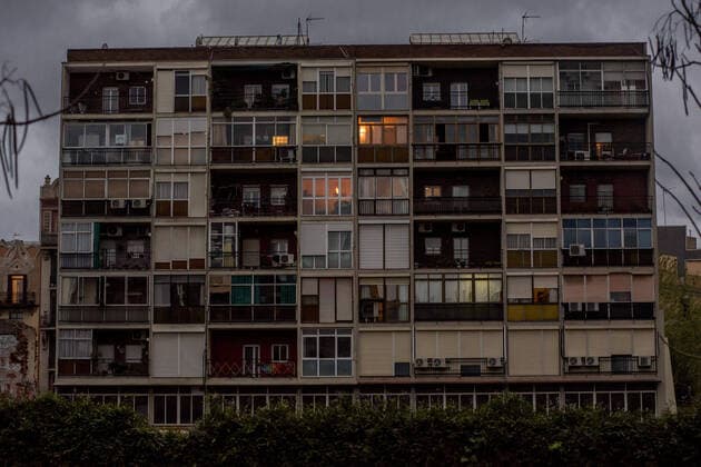 March 24, 2020, Barcelona, Catalonia, Spain: Illuminated apartments are seen in Barcelona during lockdown to slow the rate of the coronavirus disease (COVID-19) spread. SpainÃ¢â‚¬â ¢s coronavirus victims rise by 514 in a day, with 2,700 dead and nearly 40,000 infections Barcelona Spain - ZUMAb137 20200324_zap_b137_014 Copyright: xJordixBoixareux