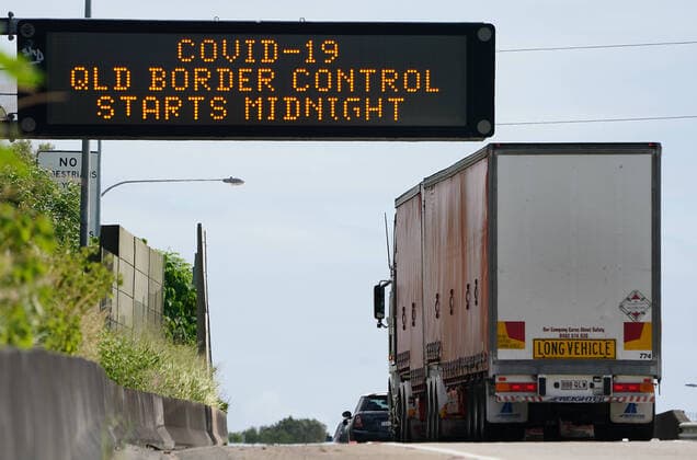 QLD BORDER CLOSURE, A border control sign is displayed to motorists on the Pacific Highway, near the Queensland border in far northern New South Wales, Wednesday, March 25, 2020. The Queensland border will close at midnight on Wednesday as authorities try to stop the spread of COVID-19. ( NO ARCHIVING, EDITORIAL USE ONLY, NO USE IN BOOKS WITHOUT CONSENT BRISBANE QLD AUSTRALIA  Copyright: xDAVExHUNTx 20200325001459246721