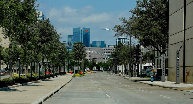(200325) -- HOUSTON, March 25, 2020 (Xinhua) -- A downtown shopping mall is empty in Houston, Texas, the United States, March 24, 2020. A stay home - work safe order has been issued on Tuesday for the fourth largest U.S. city of Houston and Harris County where the city is located to help fight the spread of COVID-19. The order will go into effect at 11:59 p.m. Tuesday night and will last until April 3. (Photo by Lao Chengyue Xinhua) U.S.-TEXAS-HOUSTON-STAY HOME ORDER 